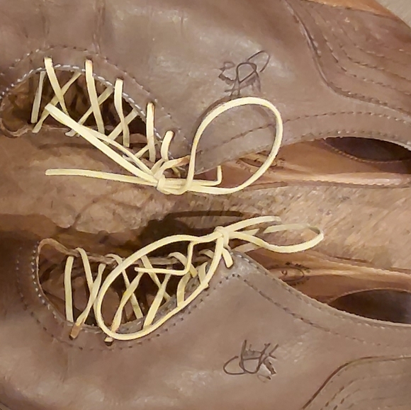 Fluevog Barkerville Get-ups - Picture 8 of 10